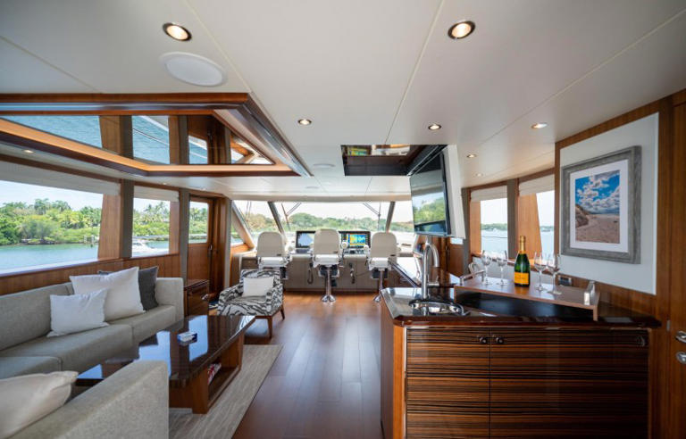 For sale: Ocean Alexander 100