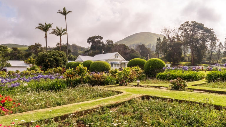 Forget Waikiki, visit this gorgeous town with restaurants, ranches, and ...
