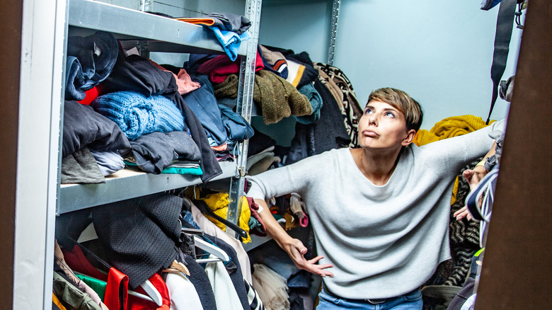 Ditch closet clutter with a space-saving accessory storage solution ...