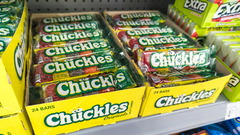 8 classic candies you'll never eat again and 6 that are getting harder ...