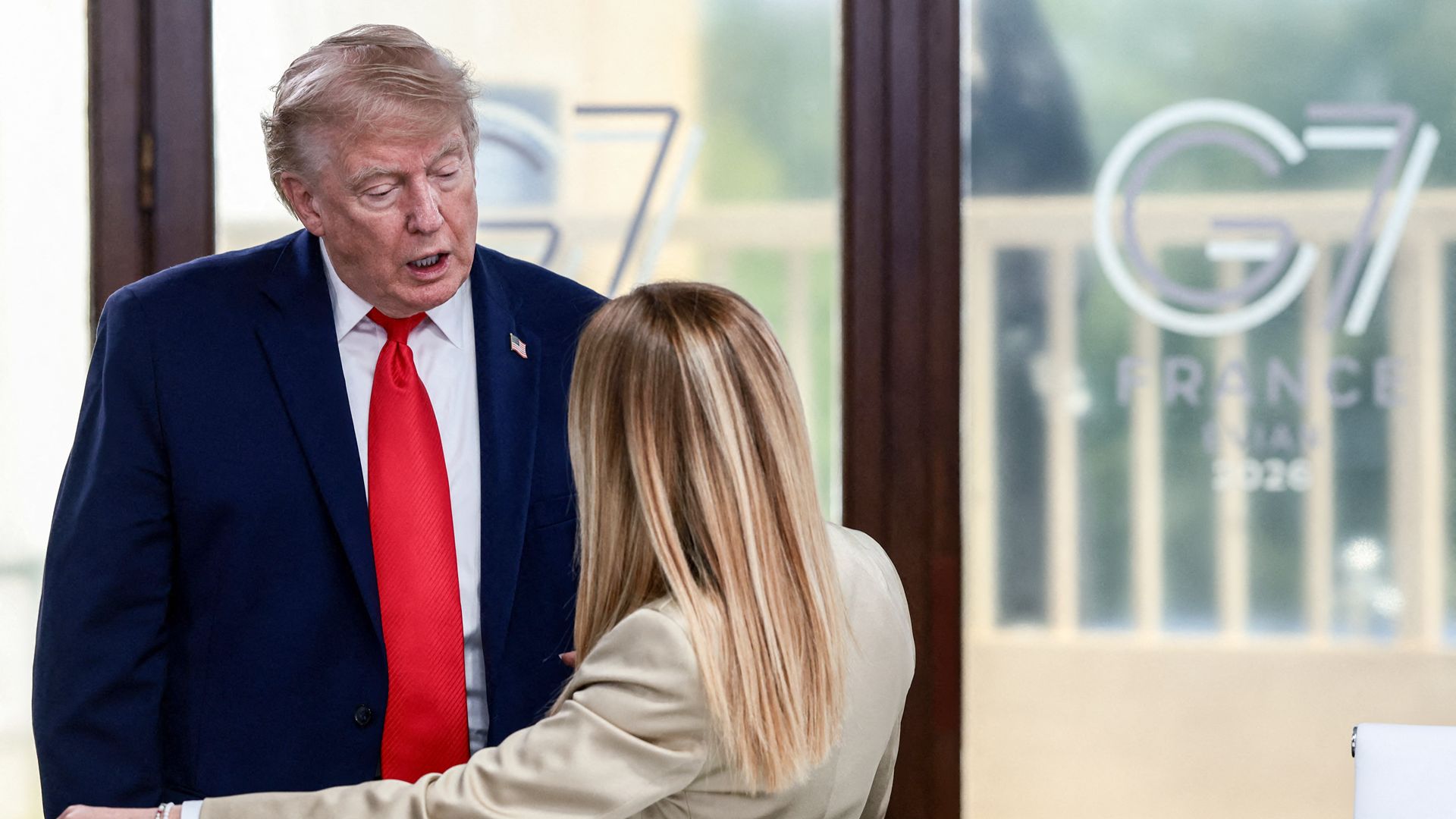 Trump afirma que necesita una orden de alejamiento contra la italiana Giorgia Meloni antes de la cumbre de la OTAN