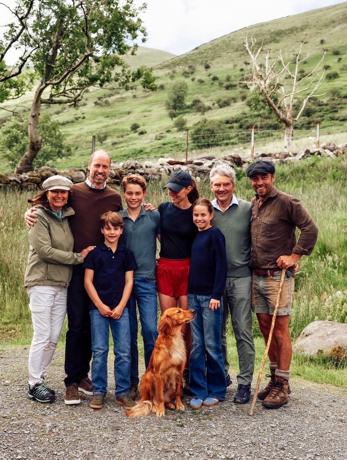 Kate Middleton’s family welcomed her back from her grueling hike. Pictured here with Carole Middleton, Prince William, Prince Louis, Prince George, Princess Charlotte, Michael Middleton, and James Middleton. / Instagram/The Prince and Princess of Wales