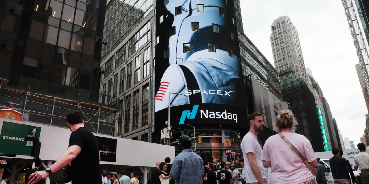 The Nasdaq-100 has been far more volatile than the S&P 500. Now add SpaceX to the mix