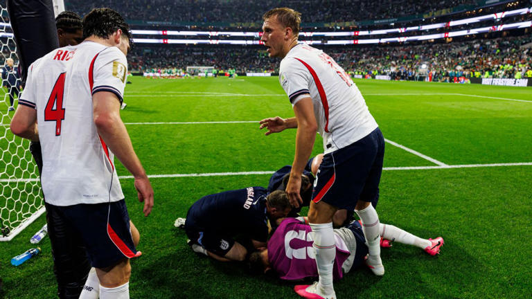 England's Jordan Henderson out of World Cup with suspected broken arm ...