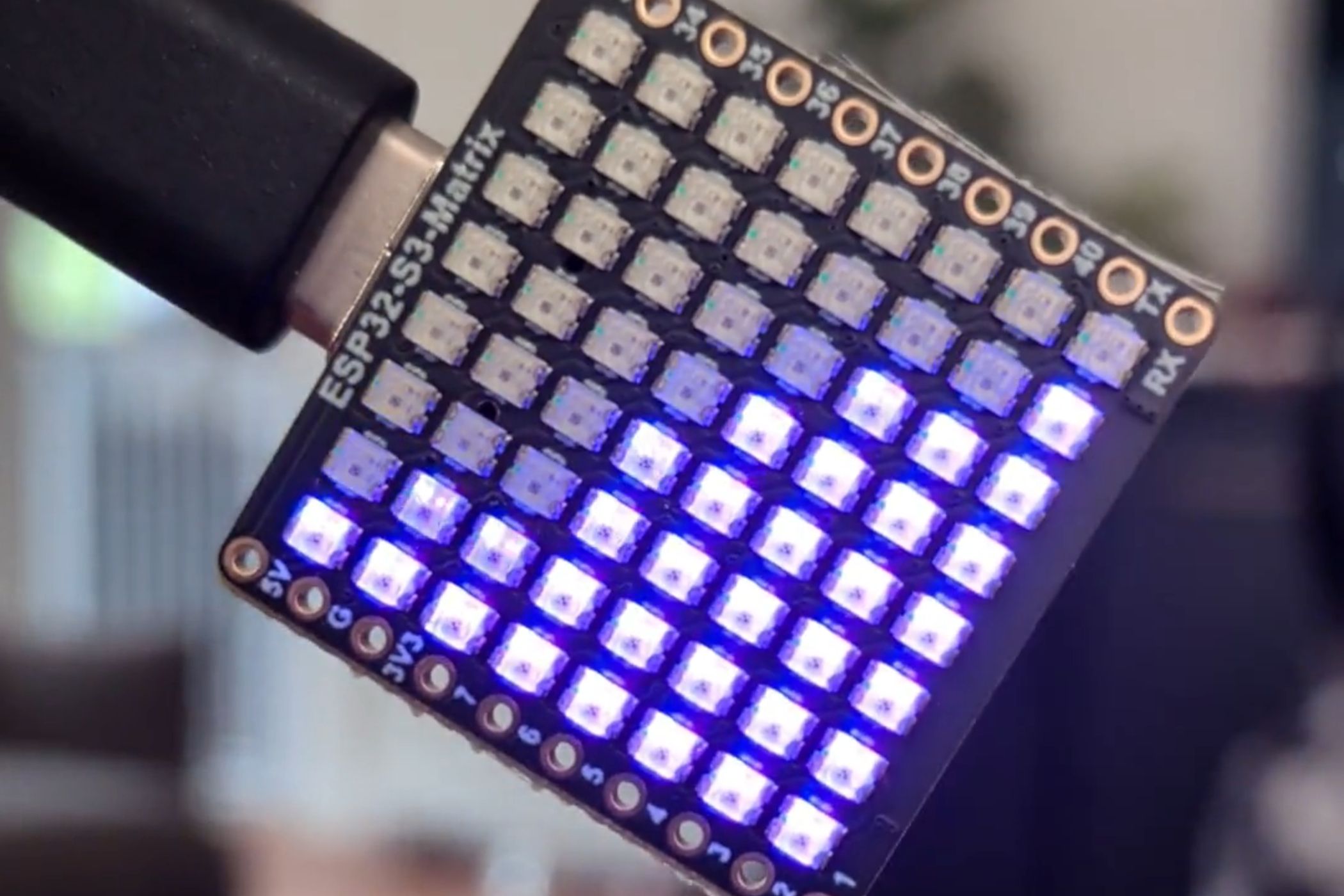 Someone coded a cool fluid physics simulation for the ESP32-S3, and ...
