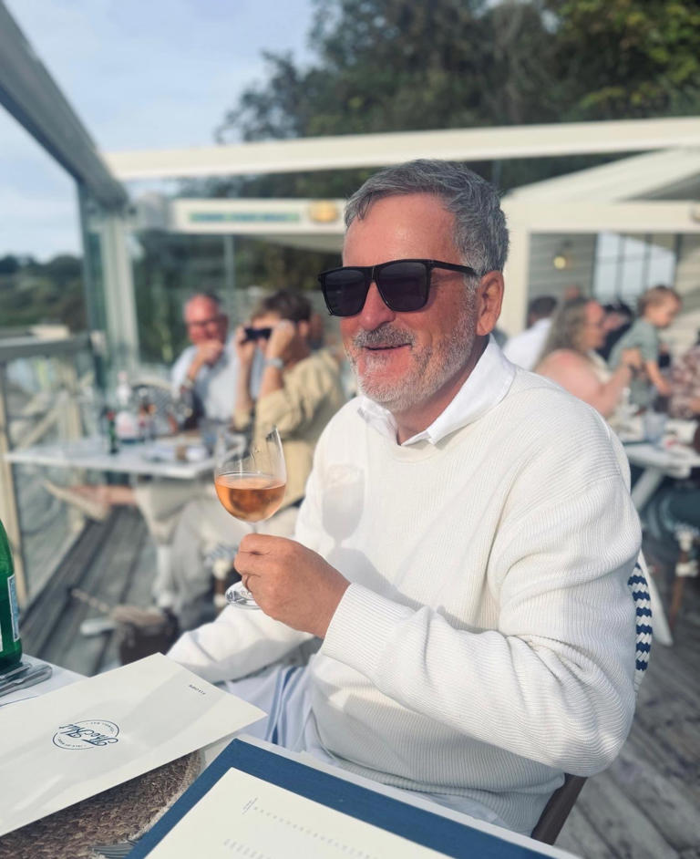 richard-keys-enjoys-his-world-cup-retirement-in-rare-photo-with-his