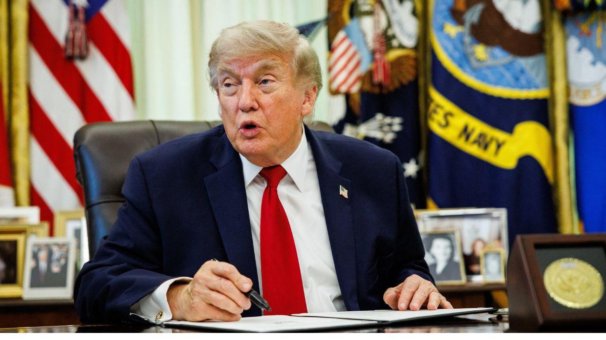 'Corny' Donald Trump trolled after calling rapper Nicki Minaj 'so hot ...