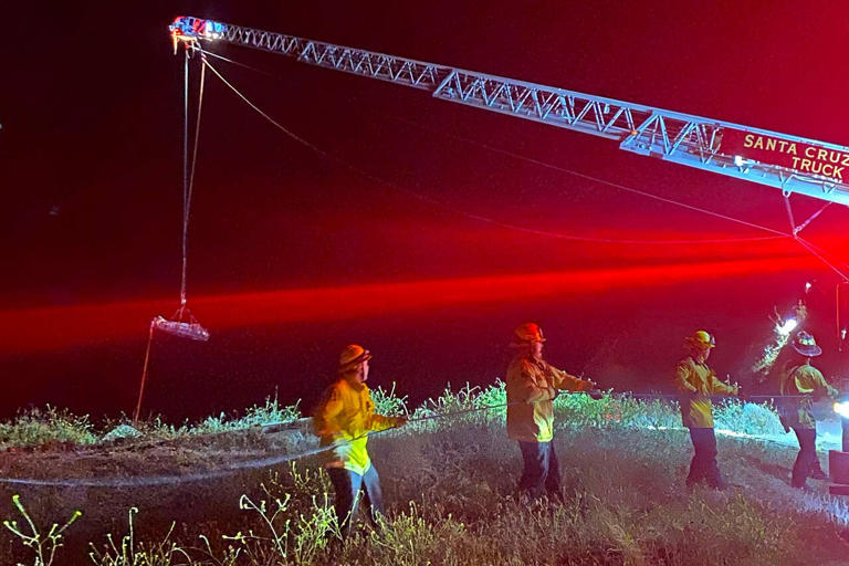 3 men plunge nearly 40 feet after old rope snaps on Santa Cruz beach cliff