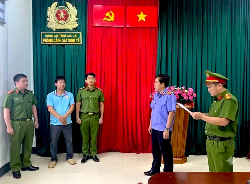 Bắt đối tượng thu lợi bất chính 2,4 tỷ đồng từ bán cát trái phép