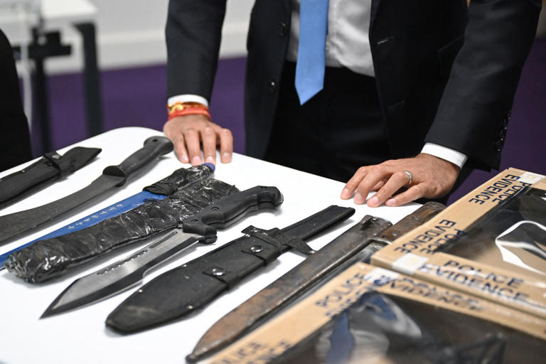 police-union-calls-for-new-law-to-ensure-knife-carrying-youths-fear