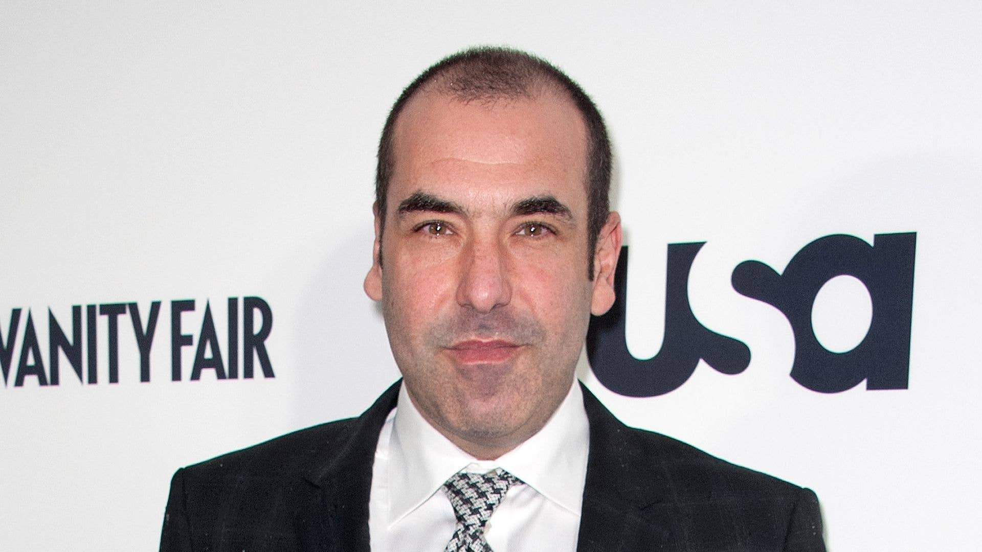 Suits star Rick Hoffman is unrecognizable after undergoing major ...