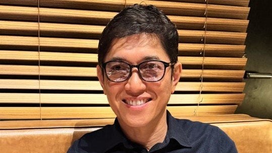 薬丸裕英 妻・石川秀美とホテル最上階スイートルームを満喫！還暦記念の仙台旅行で仲むつまじい夫婦ショットや妻激写の寝落ち姿も公開