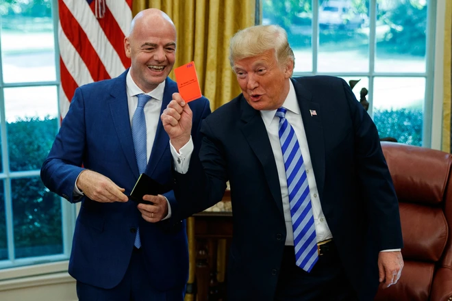 FIFA khủng hoảng sau vụ ưu ái đội tuyển Mỹ