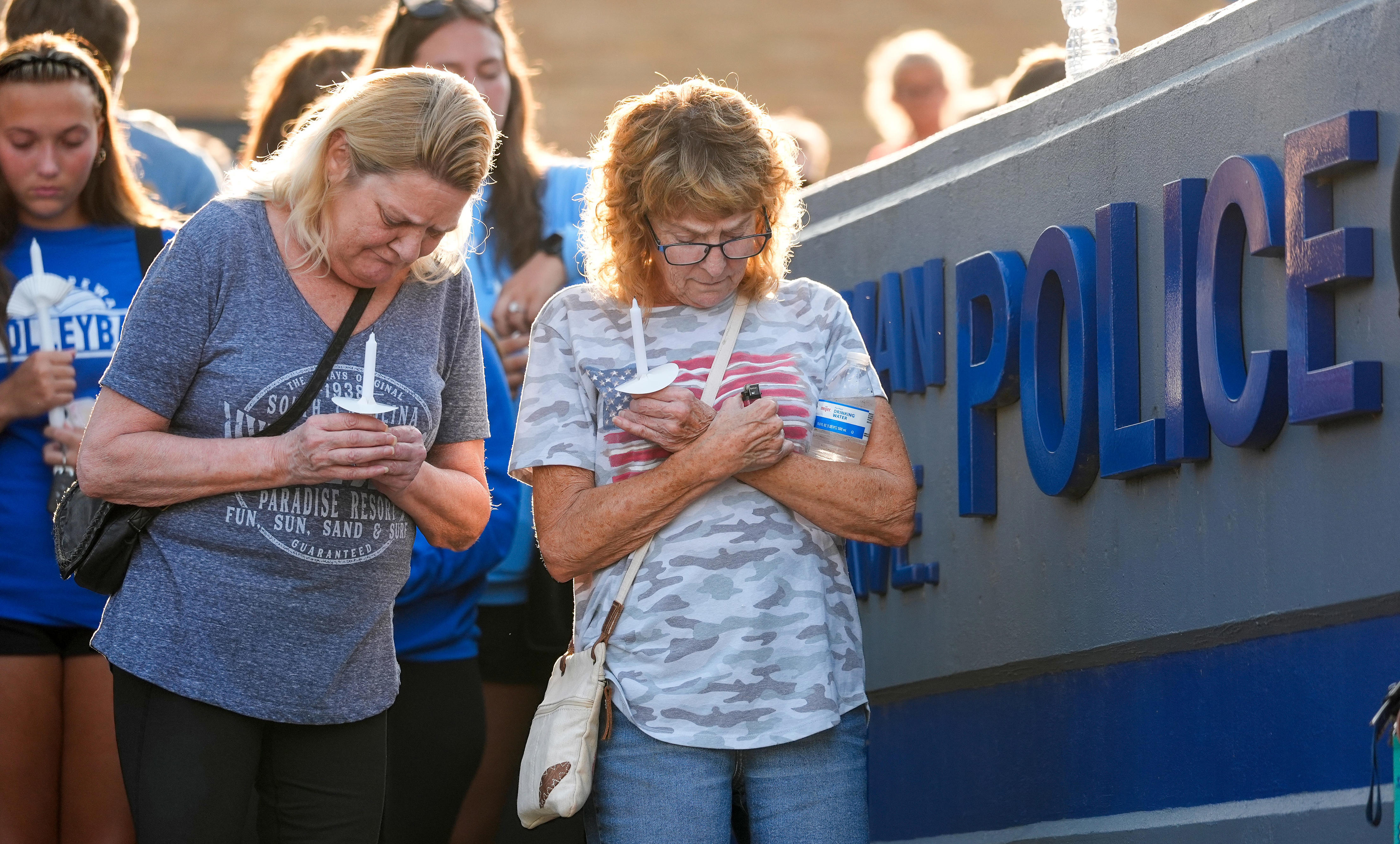 Rittman mourns police officer and victims of fatal shooting at vigil