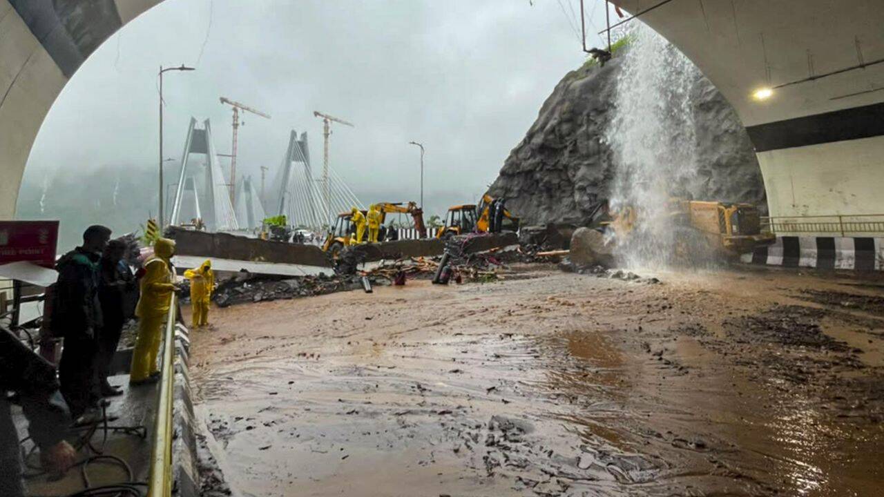 13 die in Maharashtra; tourist spots in Pune ghats to be shut amid red alert