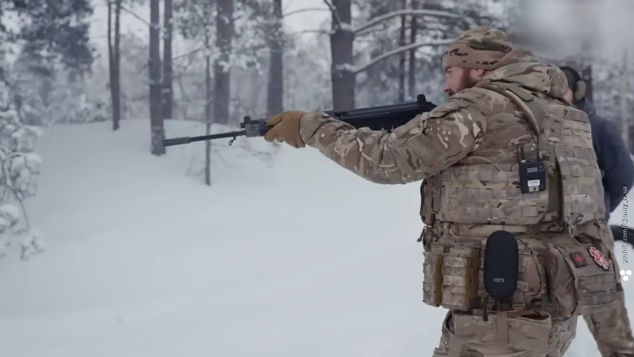 Watch Ukraine's AR-15 outperform the legendary FN FAL on the modern ...