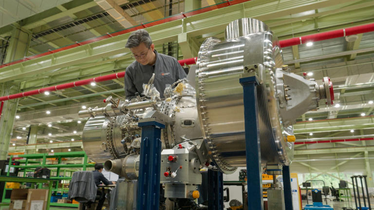 Hanwha Aerospace unveils first domestic UAV engines