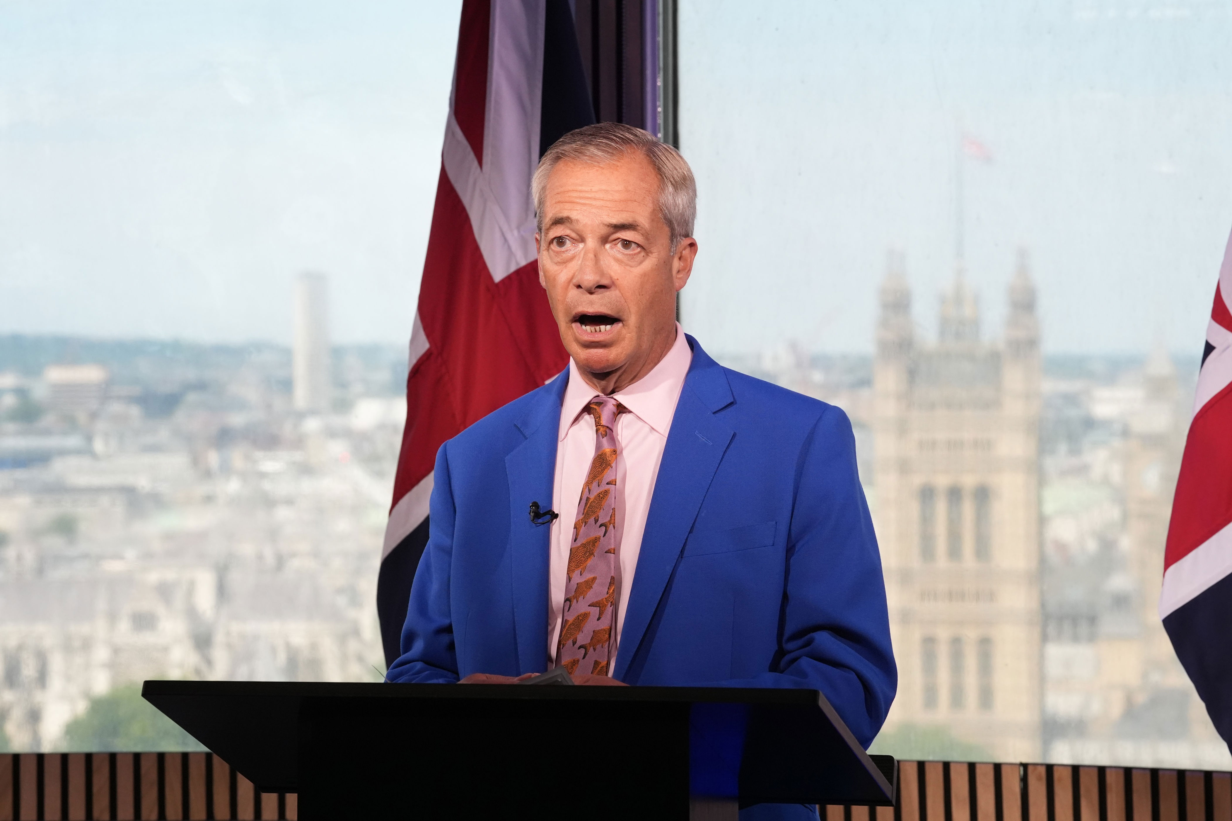 Nigel Farage resigns and vows to fight by-election after pressure over ...