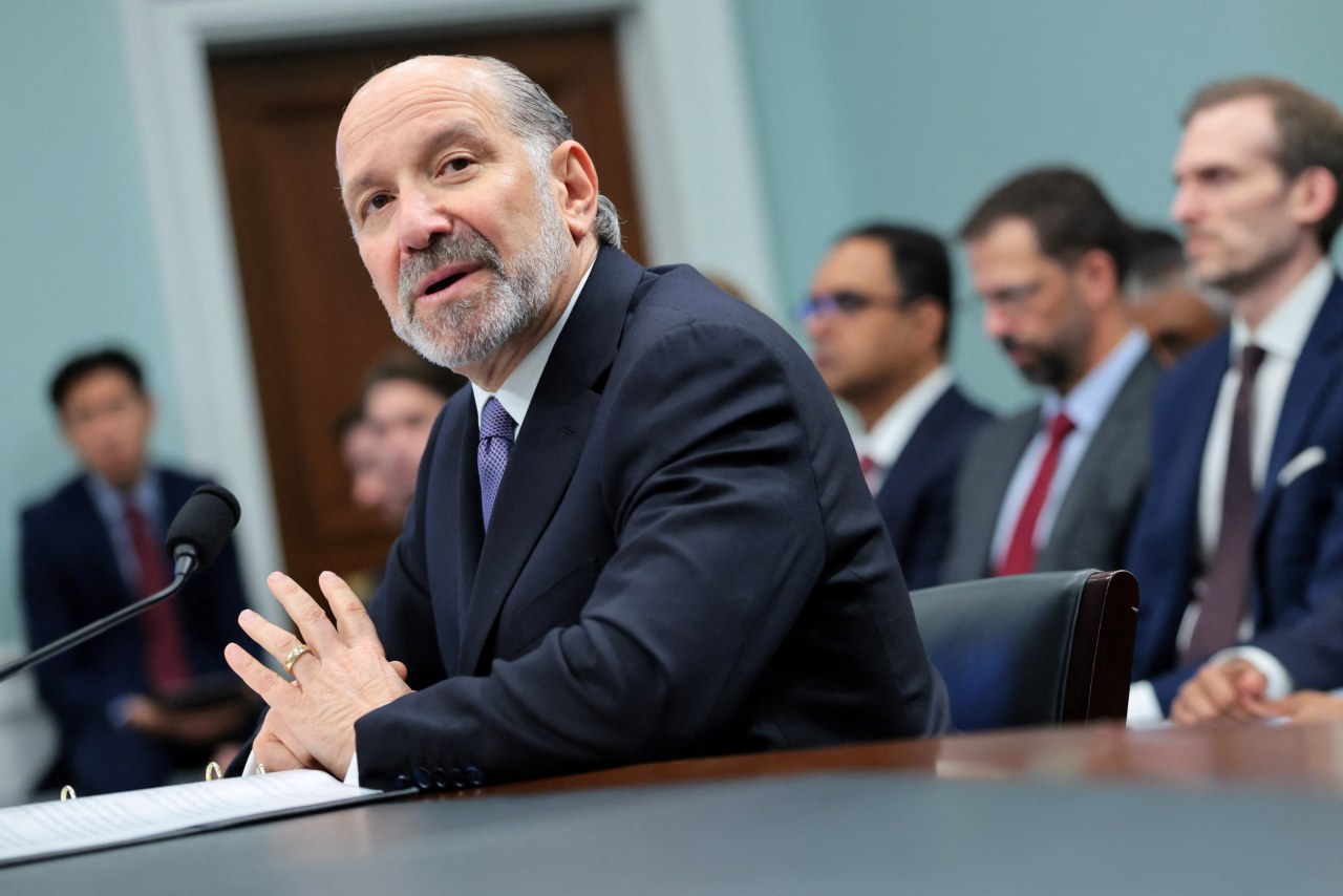 Democratic lawmakers probe Lutnick's possible ties to Cantor Fitzgerald deal
