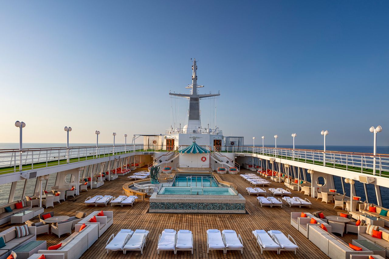 Crystal Symphony pool