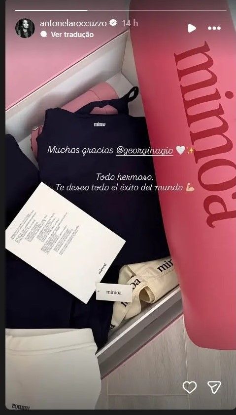 Kado dari Gergina Rodriguez kepada Antonela Roccuzzo.
