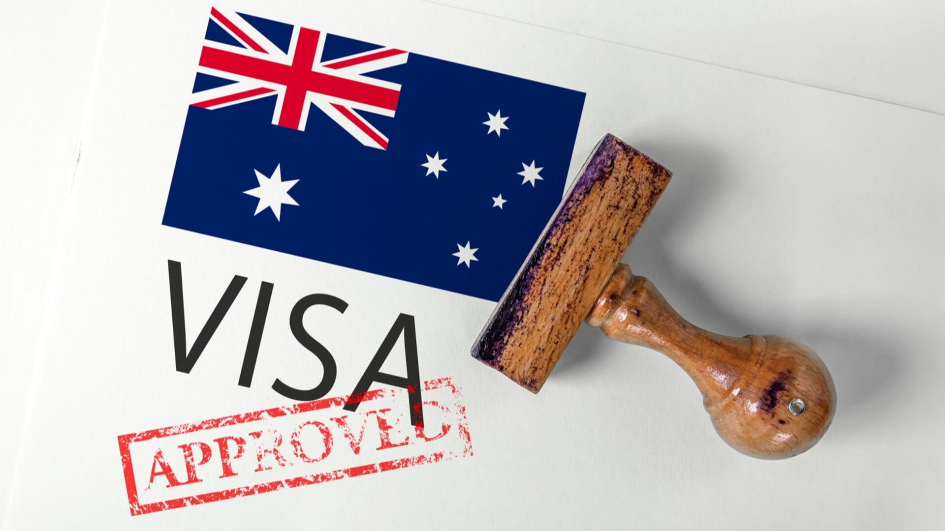 'It's a con': Skilled migration system accused of misleading Australians