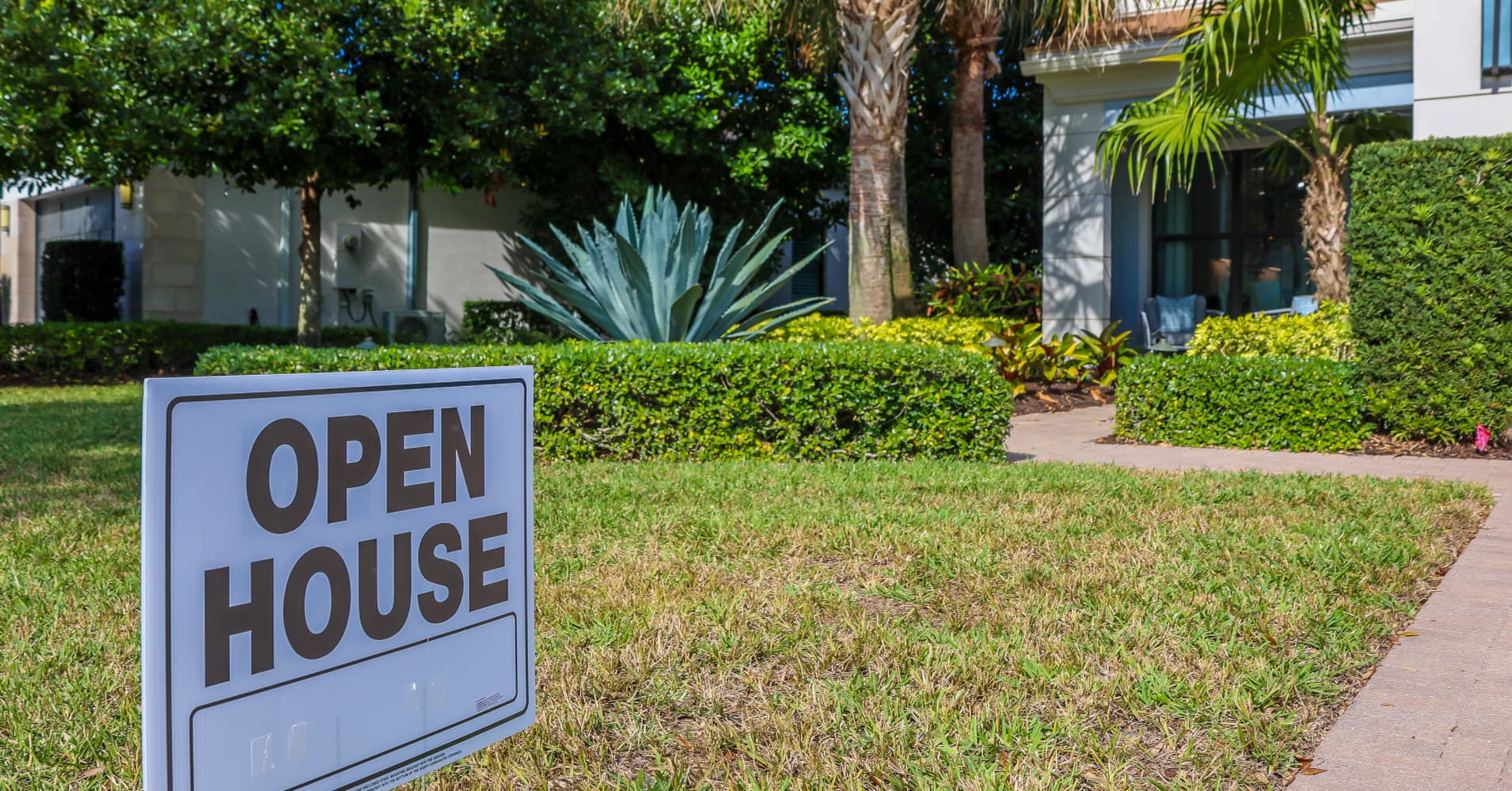 Far more real estate agents now report seeing a balanced market, CNBC housing market survey finds