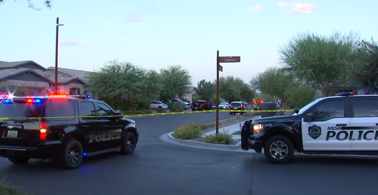 2 hospitalized after shooting in Mesa neighborhood; 1 detained