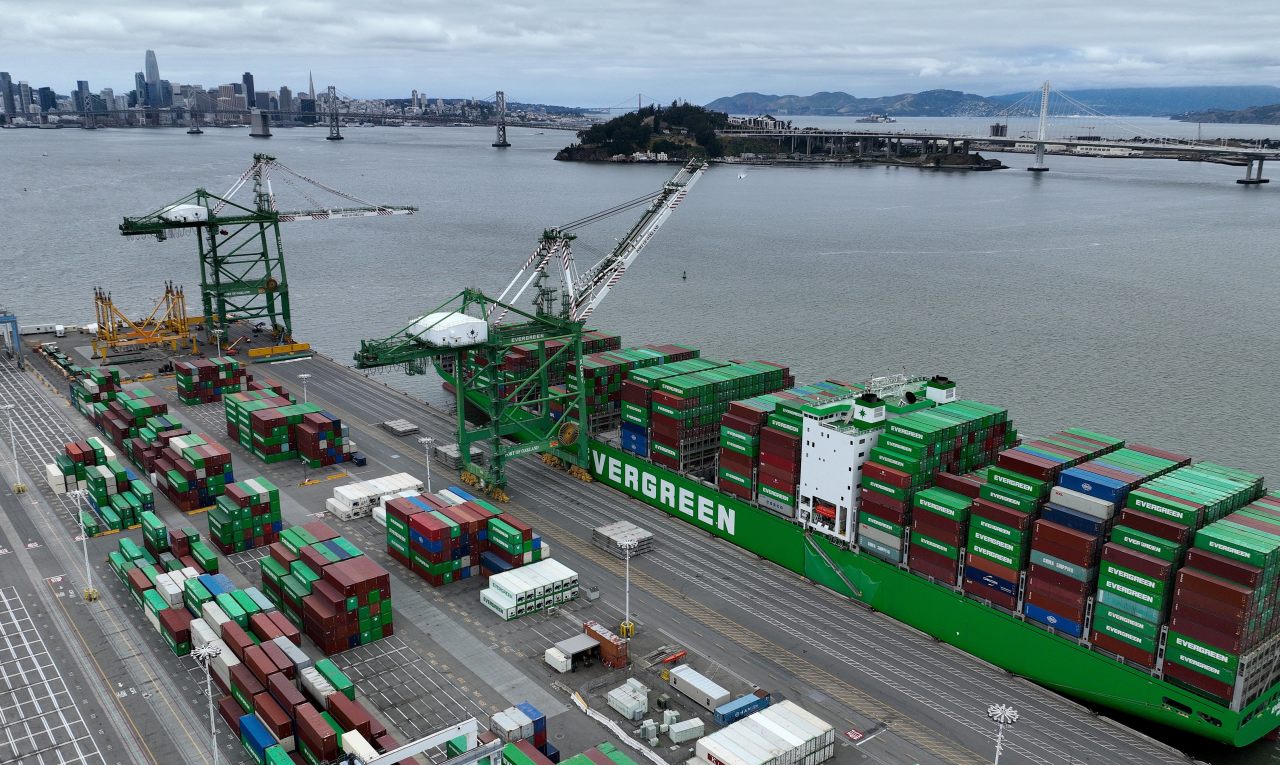 US trade deficit widened in May as imports of AI components rose