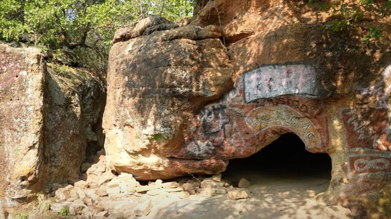Texas' creepy, abandoned 1920s zoo has a spooky atmosphere to explore ...