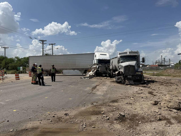 Major crash causes hours-long closure on South Texas highway
