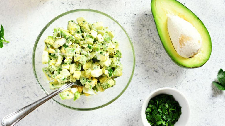 Ensalada de huevo para tostadas o desayunos