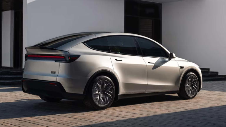 Tesla Model Y L debuts with a human-sized third row