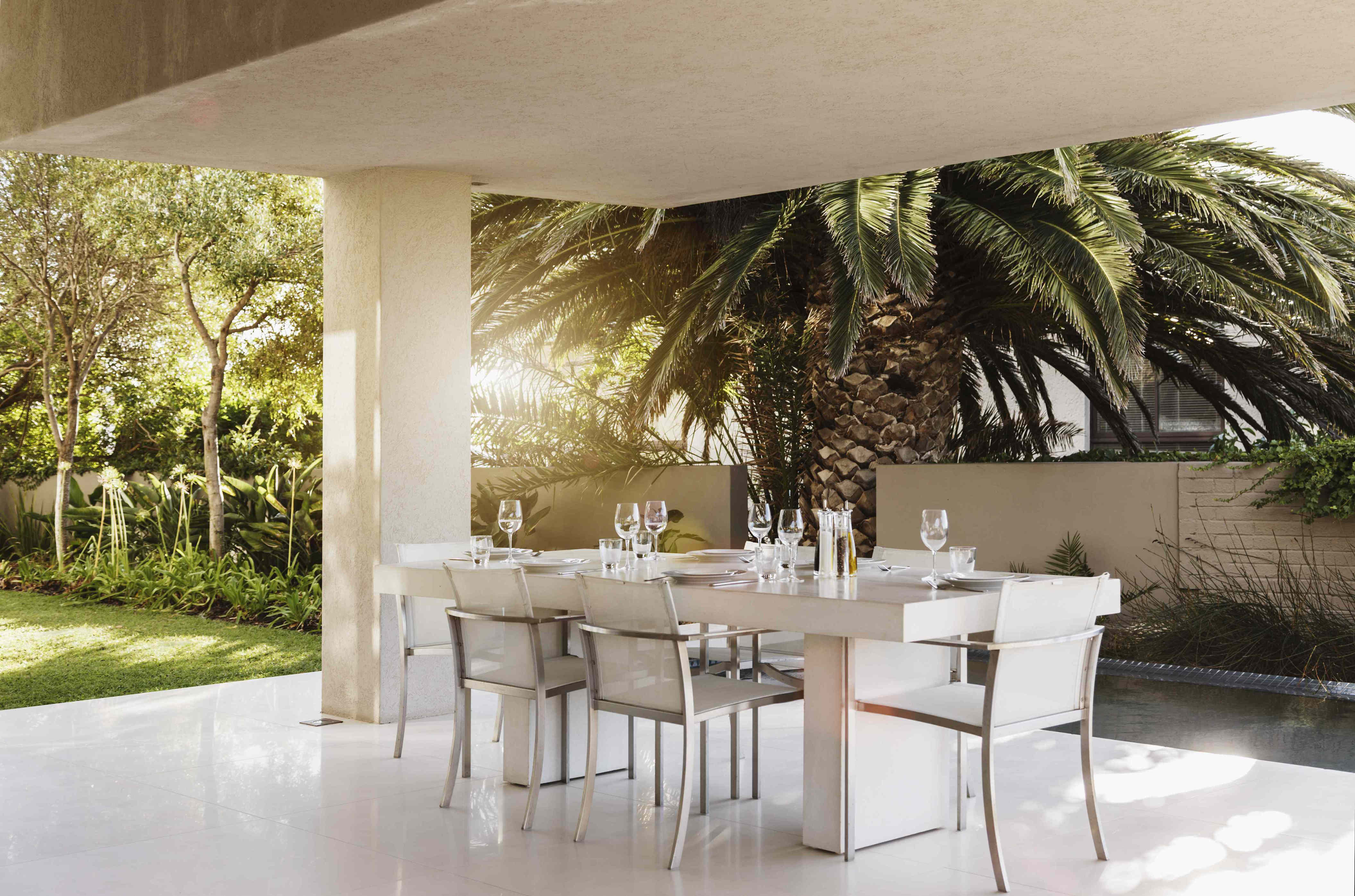5 modern patio trends designers say will soon be out—and what to try ...