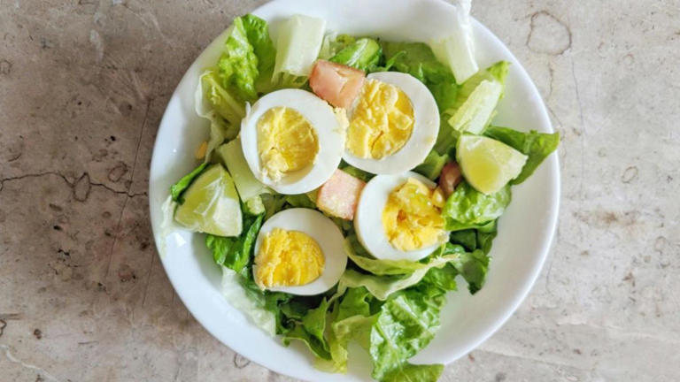 Ensalada de huevo para tostadas o desayunos