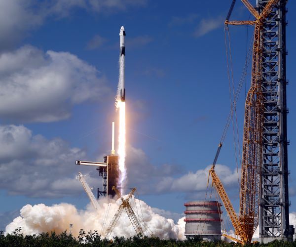 SpaceX launches 81 satellites on Falcon 9 rideshare