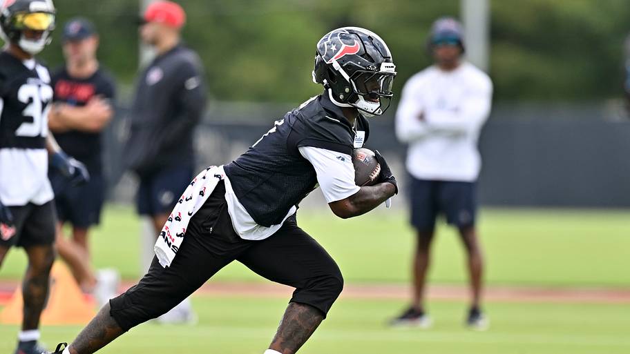 3 big questions for Texans RBs ahead of 2026 season