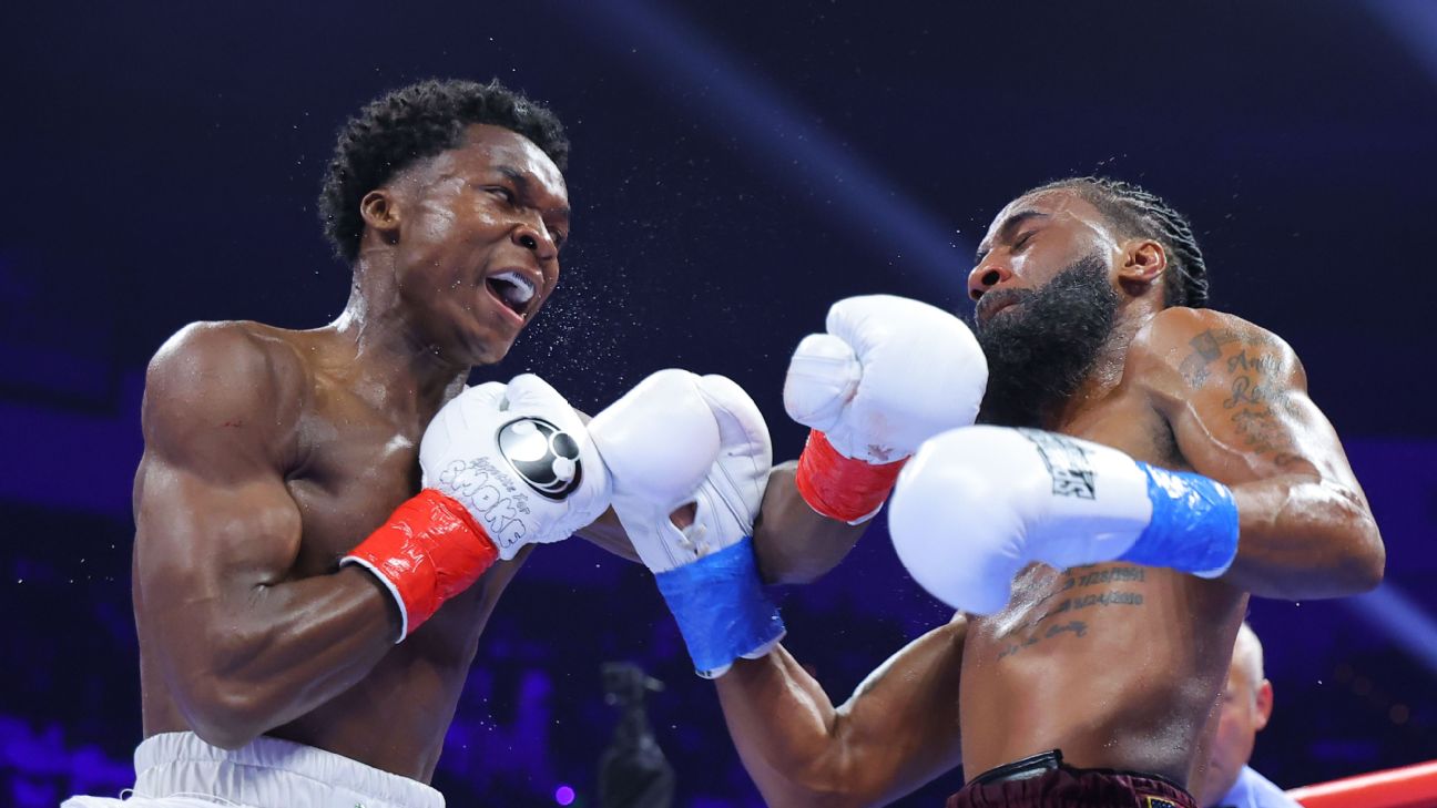 Boxing divisional rankings: Mason holds firm at No. 4 at lightweight
