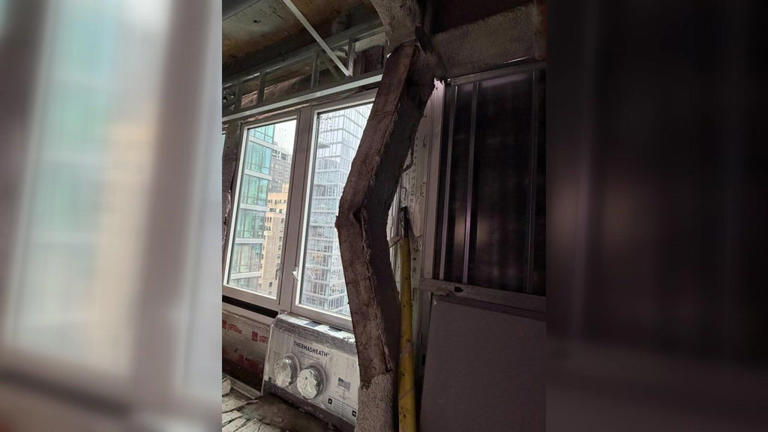 Unstable building on East 42nd Street forces evacuations in Midtown ...
