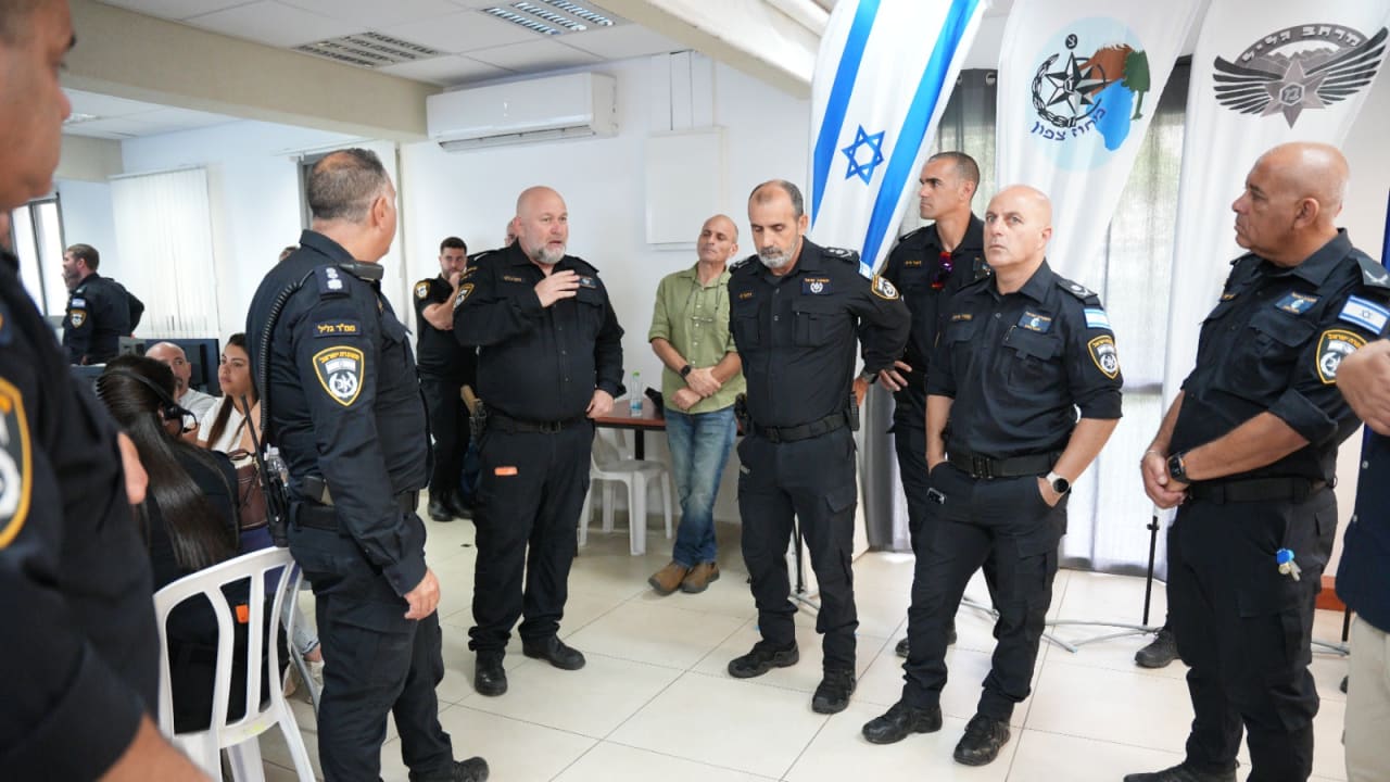 Israel police seize vehicles, weapons in Arab sector crime crackdown ...