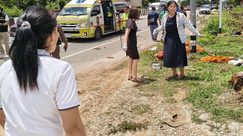 Thai nurse defies Buddhist custom to save monks in deadly crash