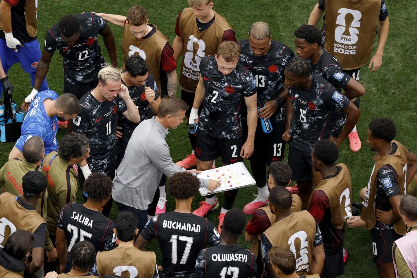 Fans slam FIFA's cooling breaks. Why the US World Cup team doctor disagrees