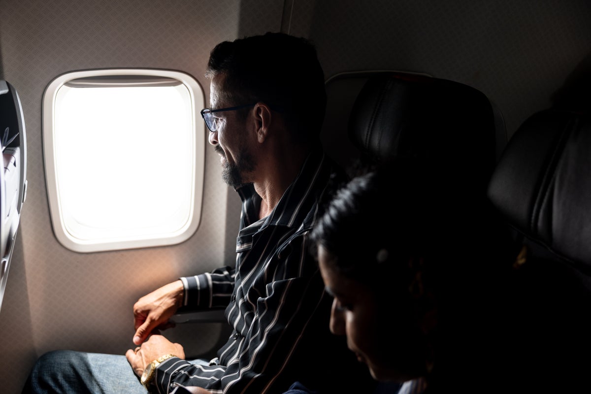 United Airlines to face lawsuit over 'window seats' that lack windows