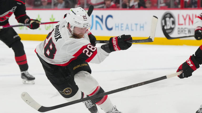 Claude Giroux chooses to return to the Ottawa Senators for next season