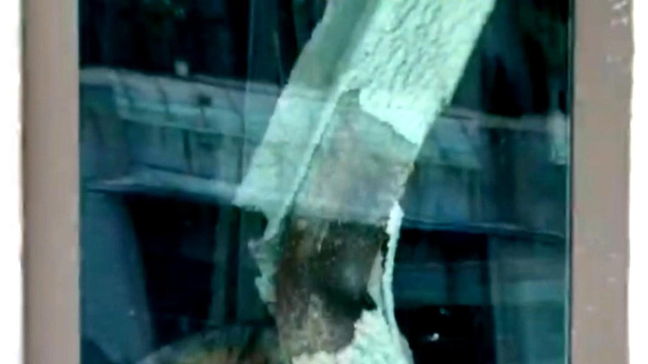 Unstable New York City building raises fears of collapse, forces ...