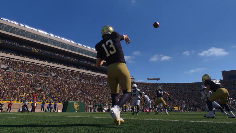 How to Perform Touch, Lob, and Pefect Bullet Passes in College Football 27