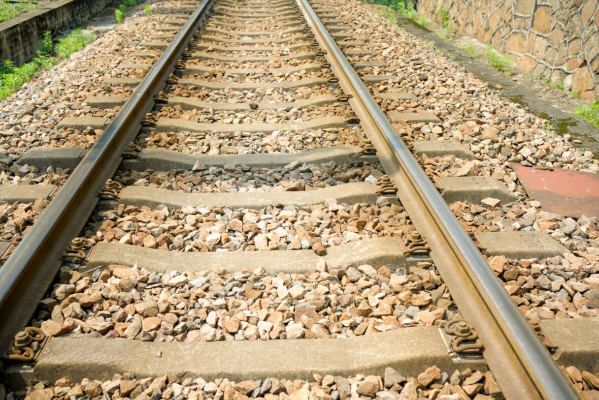 Why are railroad tracks covered in crushed stone? The answer is smarter ...