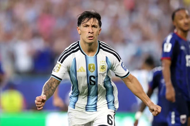 Argentina mất ngôi số 1 thế giới vào tay tuyển Pháp