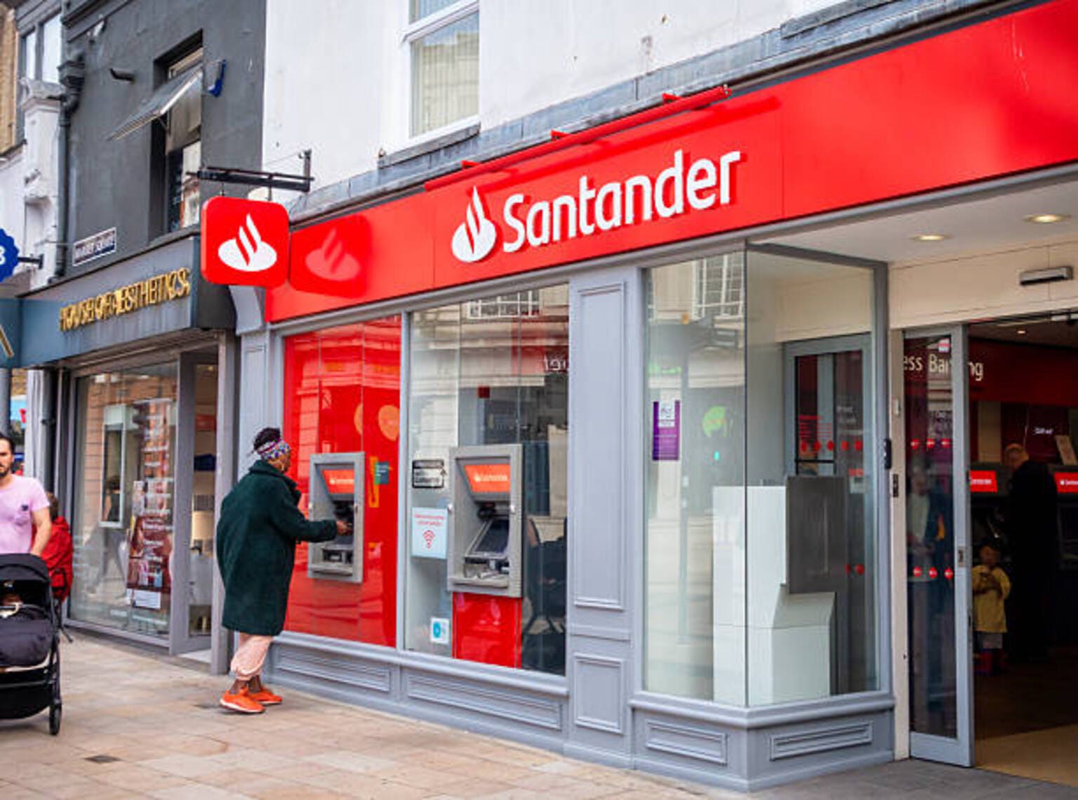 Spain's Santander overhauls Asia-Pacific business