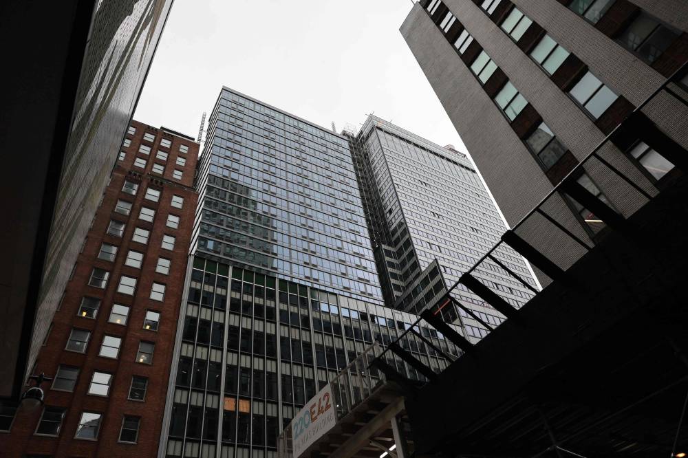 New York high-rise building evacuated as officials warn of collapse
